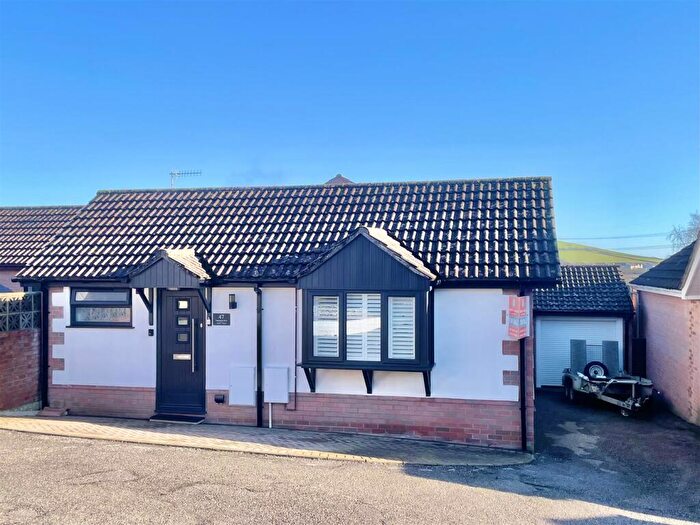 2 Bedroom Bungalow For Sale In Nightingale Drive, Weymouth, DT3