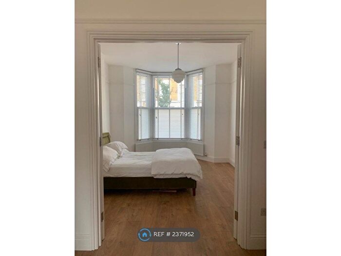 1 Bedroom Flat To Rent In Arthur Road, London, N7