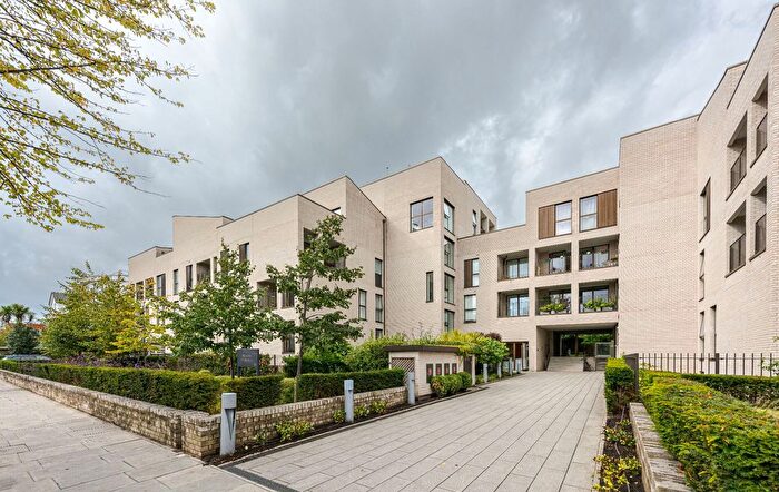 3 Bedroom Flat For Sale In The Avenue, London, NW6