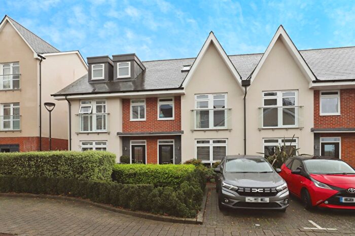 4 Bedroom Property For Sale In Adams Close, Poole, BH15