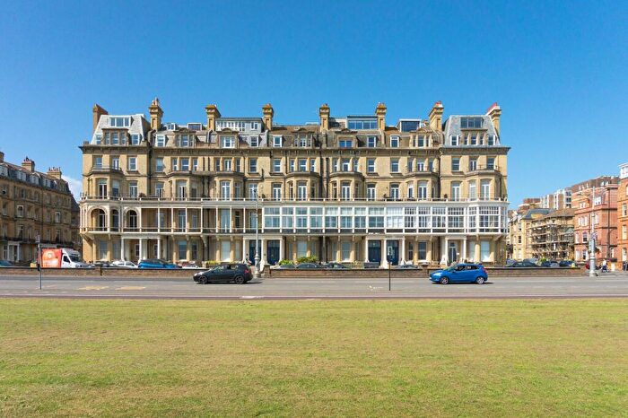 3 Bedroom Flat To Rent In Kings Gardens, Hove, BN3