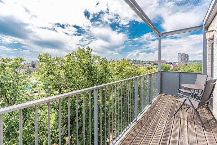 2 Bedroom Flat For Sale In Observer Close, Colindale, London, NW9