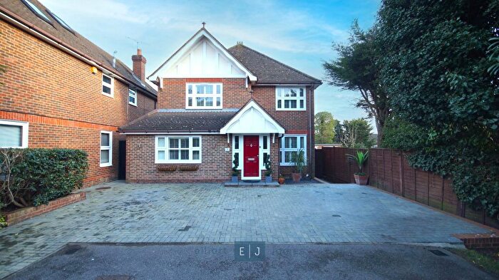 4 Bedroom Detached House For Sale In Alderton Mews, Alderton Hill, Loughton, IG10