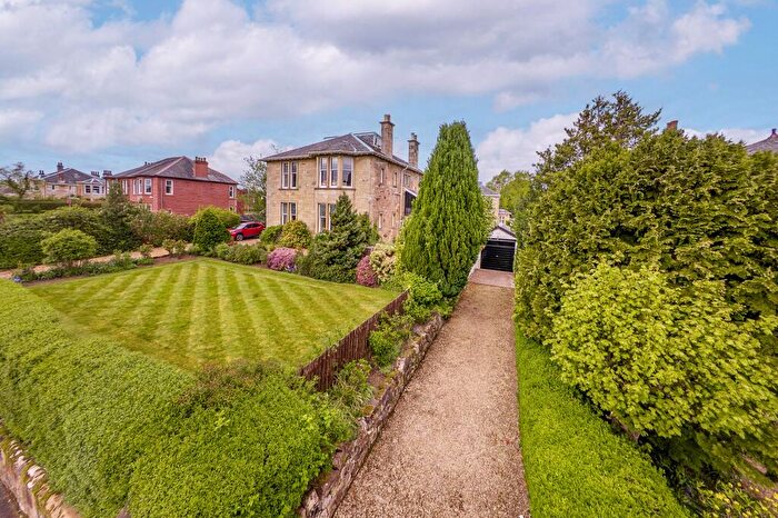 3 Bedroom Apartment For Sale In Carlaverock Road, Newlands, Glasgow, G43