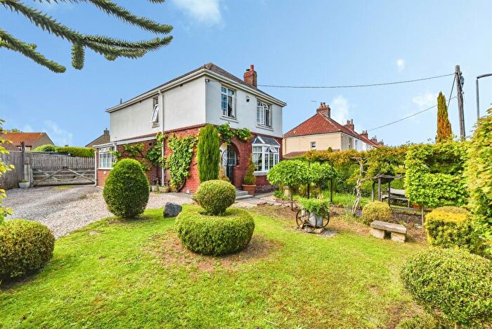 3 Bedroom Detached House For Sale In The Butts, Frome, BA11