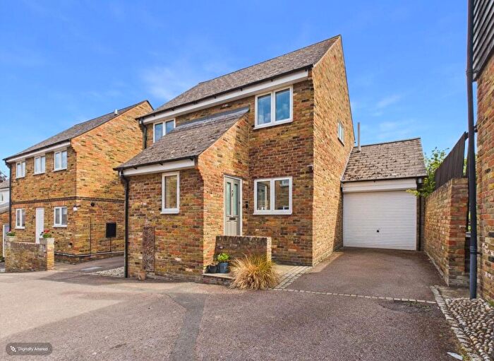 4 Bedroom Detached House For Sale In The Rickyard, Ashwell, Baldock, SG7