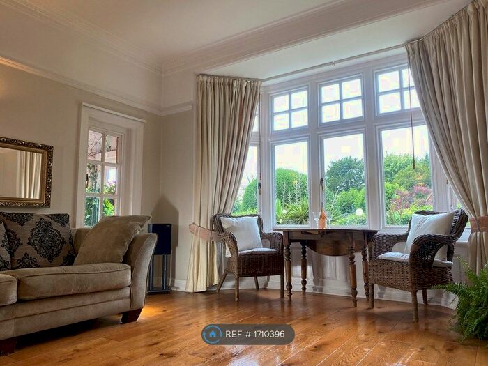 2 Bedroom Flat To Rent In Warwick's Bench Road, Guildford, GU1