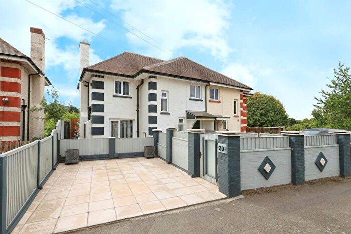 3 Bedroom Semi-Detached House For Sale In Usmere Road, Kidderminster, DY10