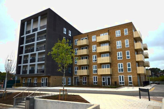 2 Bedroom Flat To Rent In Corys Road, Rochester, ME1