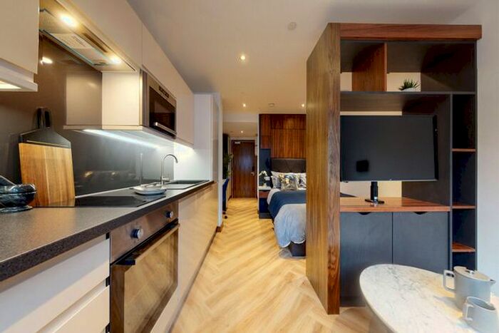 Studio To Rent In Apt, Live Oasis Deansgate #, M2