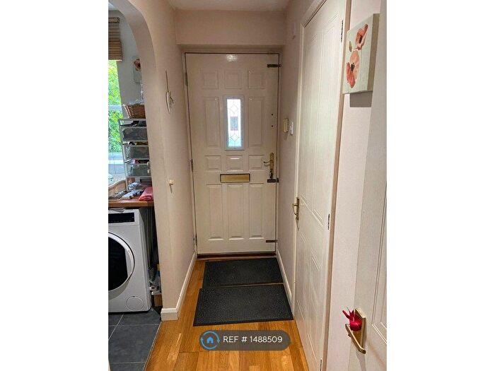 2 Bedroom Semi-Detached House To Rent In Denbeigh Place, Reading, RG1