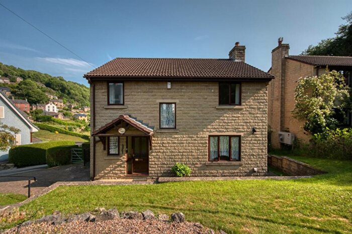 4 Bedroom Detached House For Sale In High Tor Road, Matlock, DE4