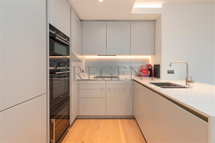 2 Bedroom Apartment To Rent In Hampton Tower, Southquay Plaza, E14