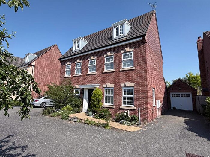 5 Bedroom House For Sale In Twain Gardens, Chase Meadow, Warwick, CV34