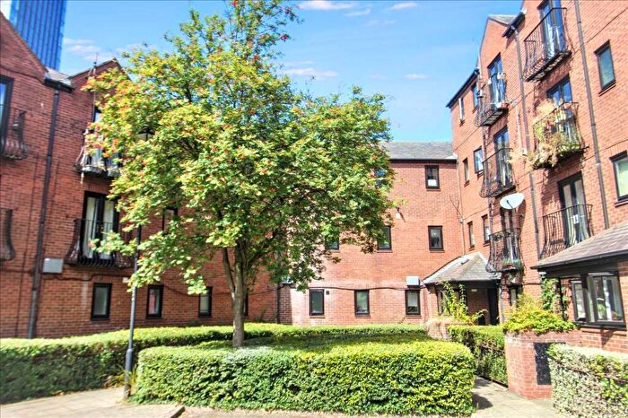 2 Bedroom Flat To Rent In Blackfriars Court, City Centre, Newcastle Upon Tyne, NE1