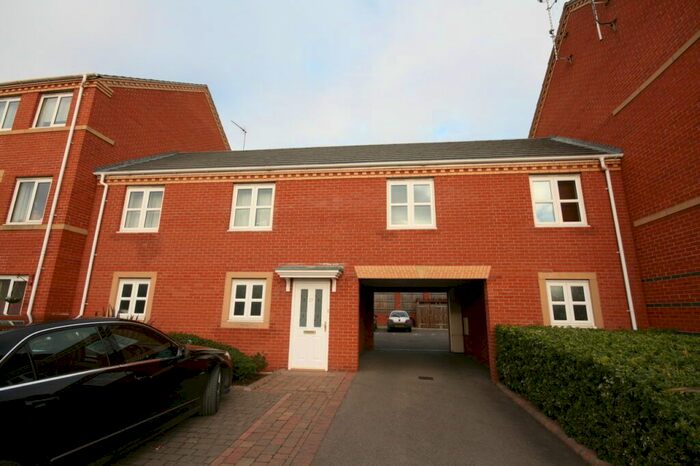 2 Bedroom Flat To Rent In Alma Road, Banbury, Oxon, OX16