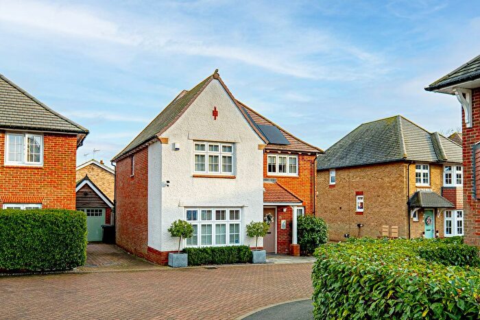 4 Bedroom Detached House For Sale In Rose Street, Benfleet, SS7