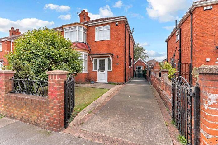 3 Bedroom Semi-Detached House For Sale In Queen Mary Avenue, Cleethorpes, DN35