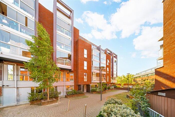 2 Bedroom Flat For Sale In Wilkinson Close, Cricklewood, NW2