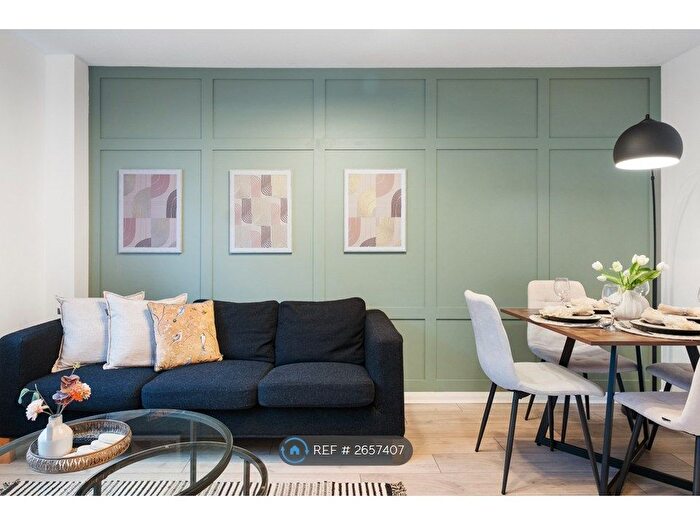 2 Bedroom Flat To Rent In Strawberrybank Parade, Aberdeen, AB11