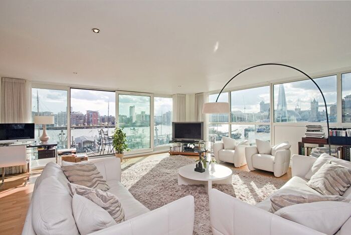 3 Bedroom Flat To Rent In Wapping High Street, London, E1W