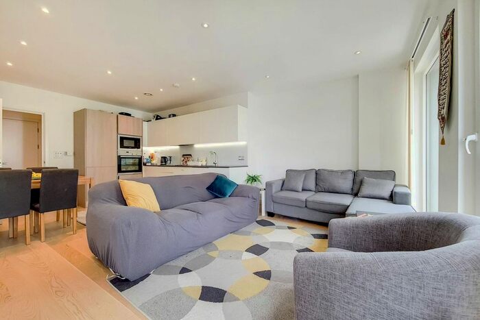 2 Bedroom Flat To Rent In Imperial Building, Woolwich, London, SE18