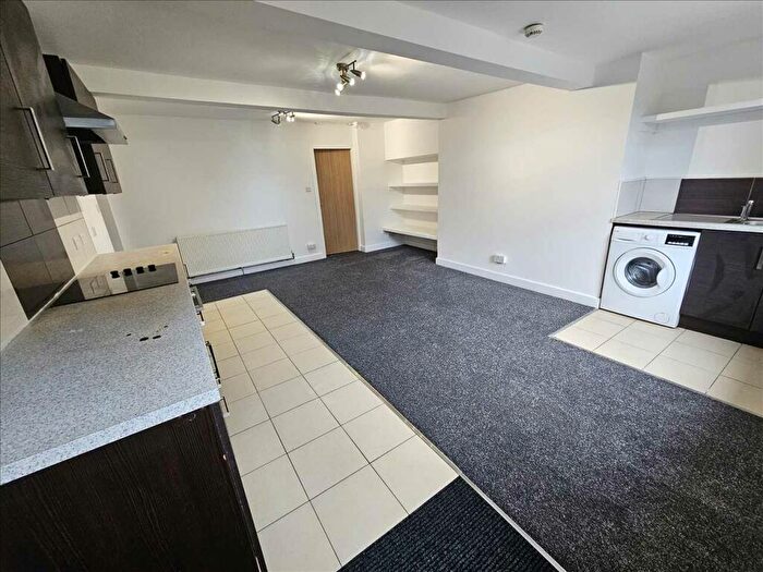 3 Bedroom Apartment To Rent In Bath Rook House, Bath Street, Huddersfield, HD1