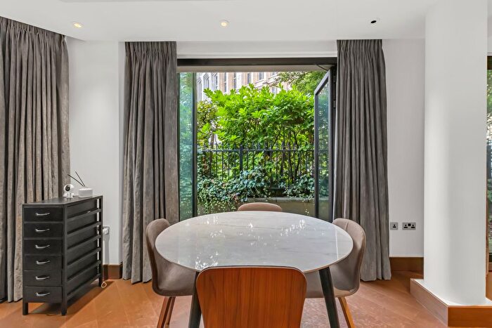 2 Bedroom Flat For Sale In Fetter Lane, London, EC4A