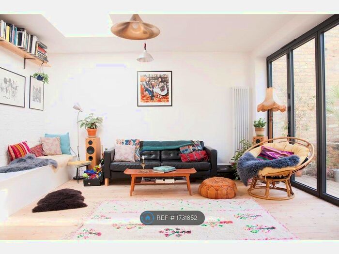 3 Bedroom Flat To Rent In Ashenden Road, London, E5