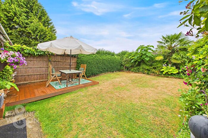 3 Bedroom Bungalow For Sale In Springdale Crescent, Brundall, Norwich, NR13