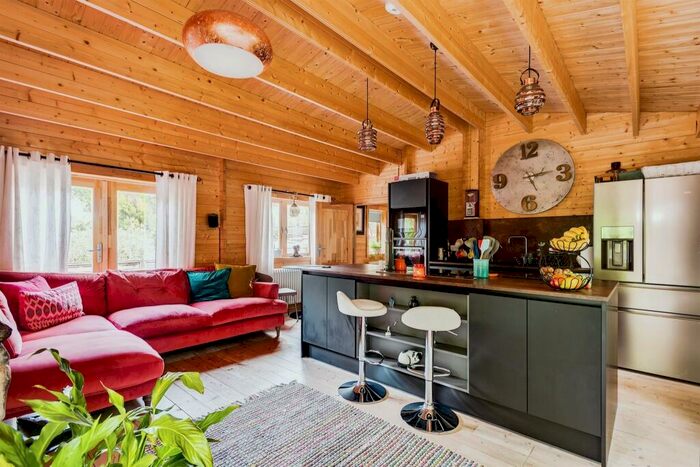 2 Bedroom Park Home For Sale In Willow Way, Radley, Abingdon, OX14