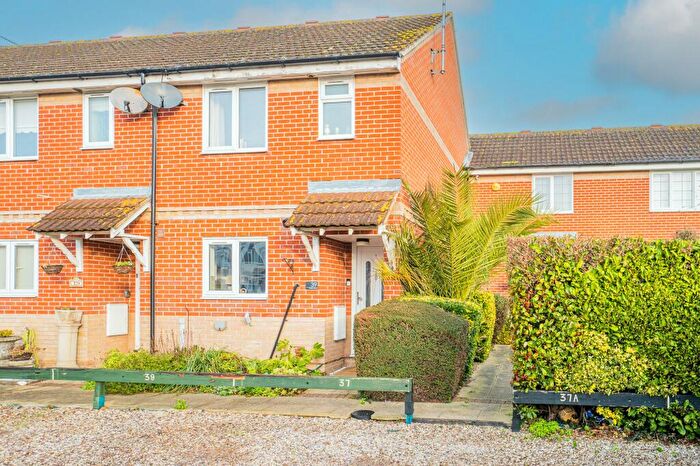 2 Bedroom Terraced House For Sale In Sutton Road, Rochford, SS4