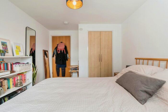 1 Bedroom Flat For Sale In Neptune Way, Southampton, SO14