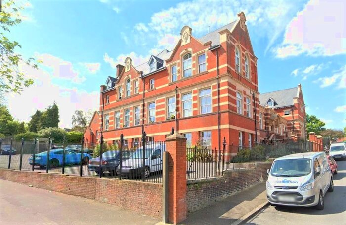 2 Bedroom Flat To Rent In Upper Holly Hill Road Belvedere, DA17