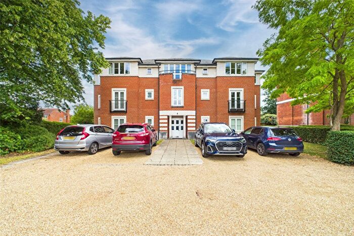 2 Bedroom Flat To Rent In Holyport Road, Maidenhead, Berkshire, SL6