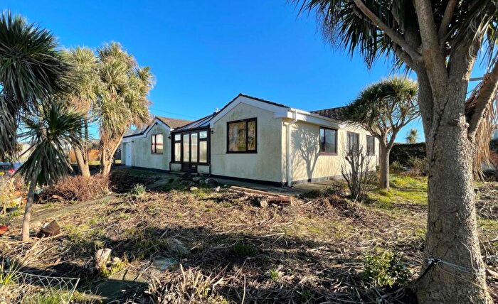 3 Bedroom Bungalow For Sale In Chelford Close, Rhosneigr, Isle Of Anglesey, LL64