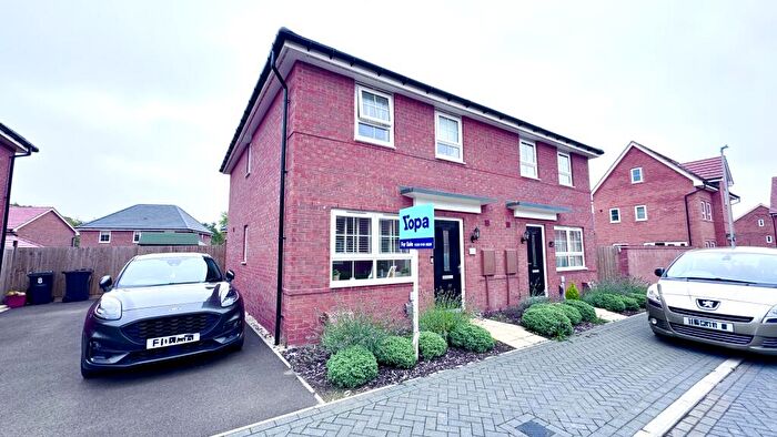 3 Bedroom Semi-Detached House For Sale In Bradshaw Drive, Coalville, LE67