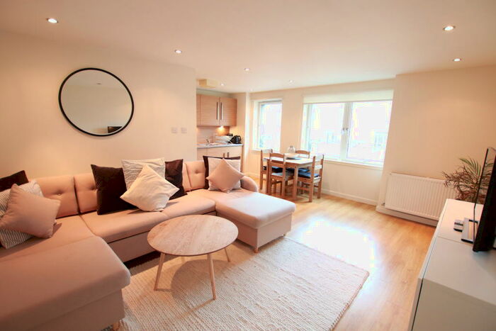 1 Bedroom Flat To Rent In Bell Street, City Centre, G4