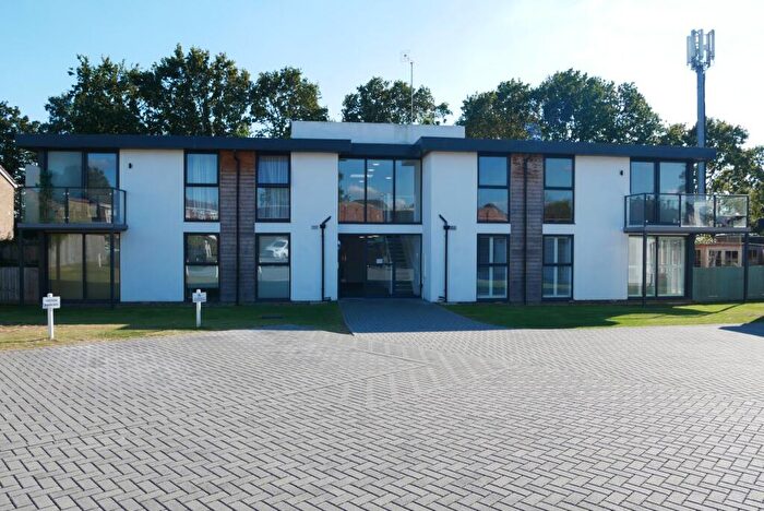 2 Bedroom Apartment For Sale In Stow Crescent, Fareham, PO15