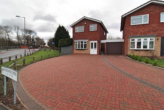 3 Bedroom Detached House For Sale In Rivermead Park, Buckland End, Birmingham, B34