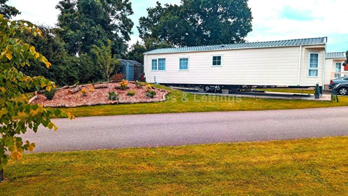 2 Bedroom Retirement Property For Sale In Cathedral View Caravan Park Newark Road, Aubourn, Lincoln, Lincolnshire, LN5