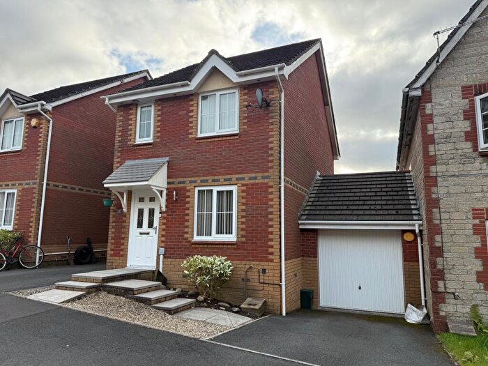 3 Bedroom House To Rent In Ffordd Ger Y Llyn, Tircoed Fforest Village, Swansea, SA4