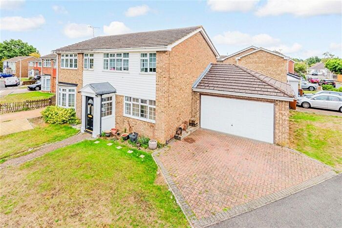 3 Bedroom Semi-Detached House For Sale In Meadow Close, Walderslade, Chatham, Kent, ME5