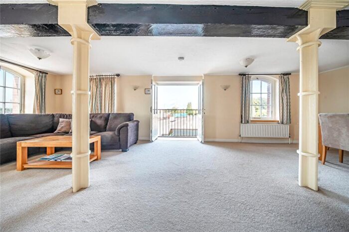 4 Bedroom Flat To Rent In Porters House, Town Quay, SO14