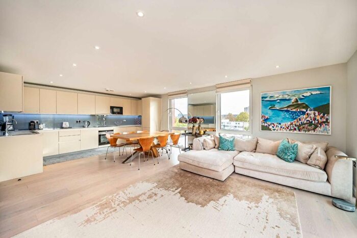 3 Bedroom Flat For Sale In Plough Road, Battersea, SW11