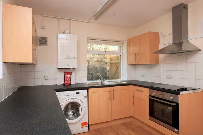 4 Bedroom Semi-Detached House To Rent In Newick Road, Brighton, BN1