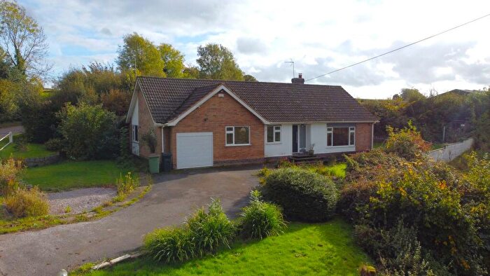 3 Bedroom Bungalow For Sale In Main Street, Osgathorpe, LE12