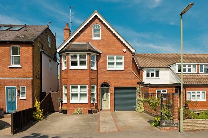 5 Bedroom Detached House To Rent In Kings Road, Walton-on-Thames, Surrey, KT12