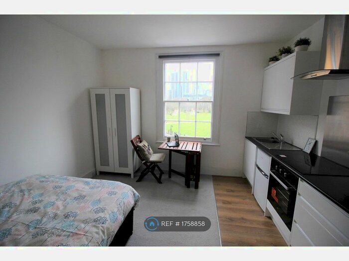 Studio To Rent In Kennington Lane, Vauxhall, SE11