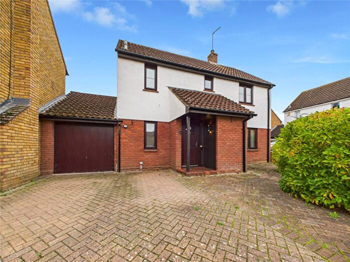 4 Bedroom Link Detached House For Sale In Tiberius Gardens, Witham, Essex, CM8